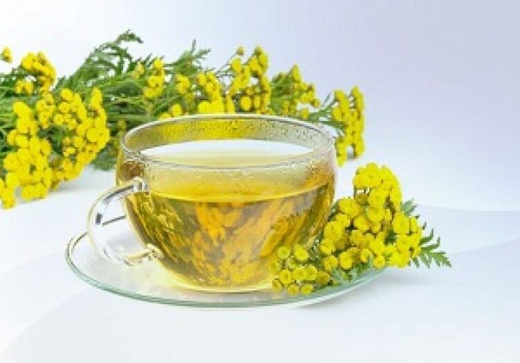 Το έγχυμα tansy βοηθά να απαλλαγούμε από τα παράσιτα στο σώμα